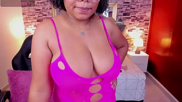 Snapshot of italy___boobs chatting on May 21, 2026, 2:35 pm italy boobs online show from May 21, 2026, 2:35 pm