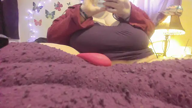 Snapshot of Alli_Kat chatting on February 10, 2025, 8:00 pm Alli Kat online show from February 10, 2025, 8:00 pm