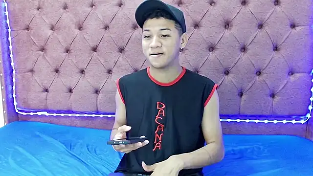 Snapshot of boys_yourparty chatting on January 7, 2025, 1:14 pm boys yourparty online show from January 7, 2025, 1:14 pm