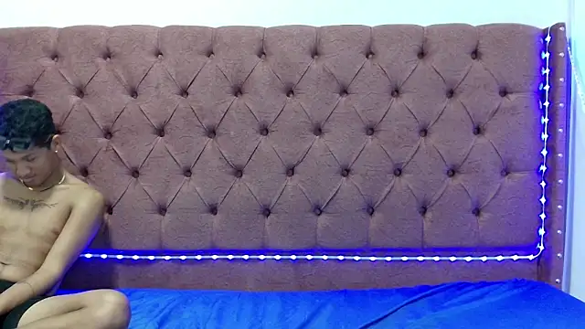 Snapshot of boys_yourparty chatting on January 30, 2025, 7:48 pm boys yourparty online show from January 30, 2025, 7:48 pm