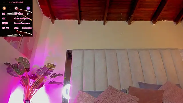 Snapshot of lil_hanna18 chatting on November 10, 2025, 7:35 pm lil hanna18 online show from November 10, 2025, 7:35 pm