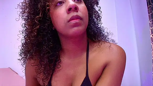 franyelimss online show from February 22, 2025, 7:14 pm