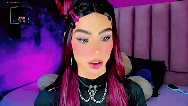 dollswit01 online show from February 28, 2025, 2:31 pm