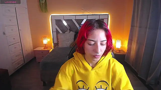 Snapshot of Scarllett_BDSM chatting on December 3, 2024, 4:36 am Scarllett BDSM online show from December 3, 2024, 4:36 am