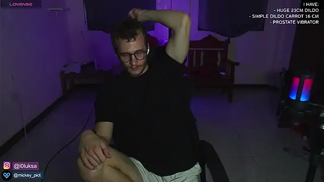 Snapshot of mickeypict chatting on January 6, 2025, 1:41 pm mickeypict online show from January 6, 2025, 1:41 pm