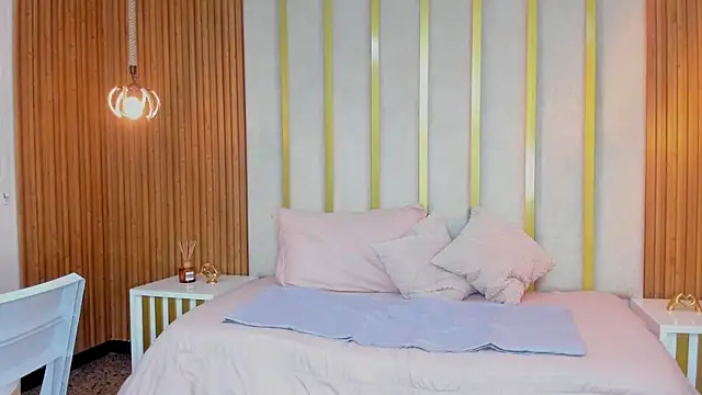 love mommy online show from March 14, 2025, 2:20 am