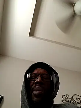 Snapshot of Txdarkmeat74 chatting on March 18, 2026, 1:47 pm Txdarkmeat74 online show from March 18, 2026, 1:47 pm