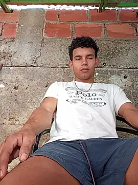 Snapshot of alex_candela chatting on November 23, 2025, 11:54 am alex candela online show from November 23, 2025, 11:54 am