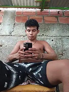 Snapshot of alex_candela chatting on November 27, 2025, 8:22 pm alex candela online show from November 27, 2025, 8:22 pm