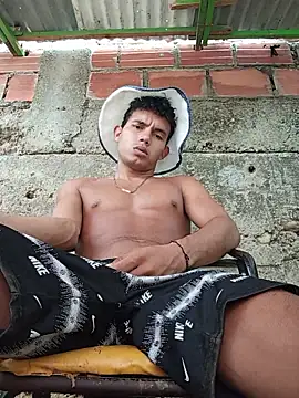 Snapshot of alex_candela chatting on December 2, 2025, 1:39 pm alex candela online show from December 2, 2025, 1:39 pm