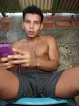 Snapshot of alex_candela chatting on January 12, 2026, 9:53 pm alex candela online show from January 12, 2026, 9:53 pm