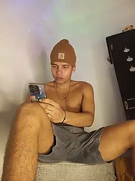 Snapshot of alex_candela chatting on February 1, 2026, 2:37 pm alex candela online show from February 1, 2026, 2:37 pm