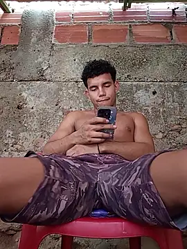 Snapshot of alex_candela chatting on February 7, 2026, 2:21 pm alex candela online show from February 7, 2026, 2:21 pm