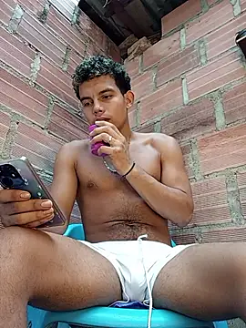 Snapshot of alex_candela chatting on February 20, 2026, 12:27 pm alex candela online show from February 20, 2026, 12:27 pm