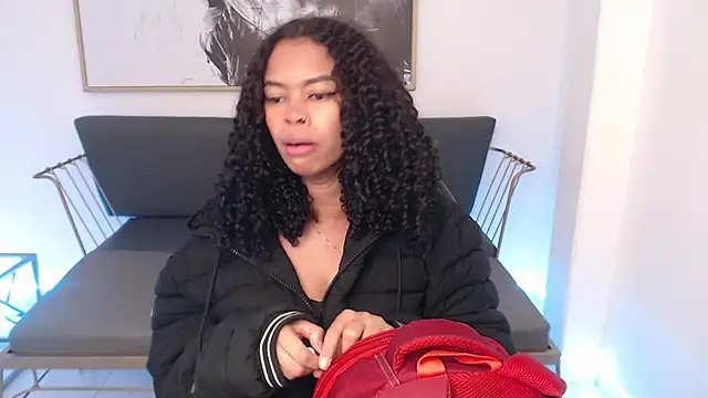 Snapshot of Shenna_brunette_ chatting on December 21, 2024, 1:10 pm Shenna brunette online show from December 21, 2024, 1:10 pm