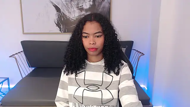 Snapshot of Shenna_brunette_ chatting on December 23, 2024, 1:03 pm Shenna brunette online show from December 23, 2024, 1:03 pm