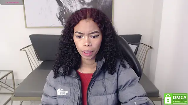 Snapshot of Shenna_brunette_ chatting on December 29, 2024, 1:06 pm Shenna brunette online show from December 29, 2024, 1:06 pm