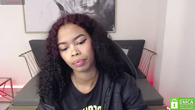 Snapshot of Shenna_brunette_ chatting on December 30, 2024, 1:03 pm Shenna brunette online show from December 30, 2024, 1:03 pm