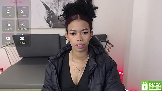 Snapshot of Shenna_brunette_ chatting on January 9, 2025, 1:13 pm Shenna brunette online show from January 9, 2025, 1:13 pm