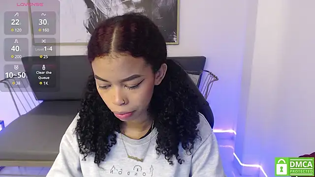 Snapshot of Shenna_brunette_ chatting on January 10, 2025, 1:09 pm Shenna brunette online show from January 10, 2025, 1:09 pm