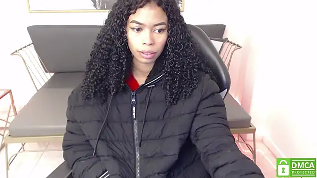 Snapshot of Shenna_brunette_ chatting on January 20, 2025, 1:11 pm Shenna brunette online show from January 20, 2025, 1:11 pm