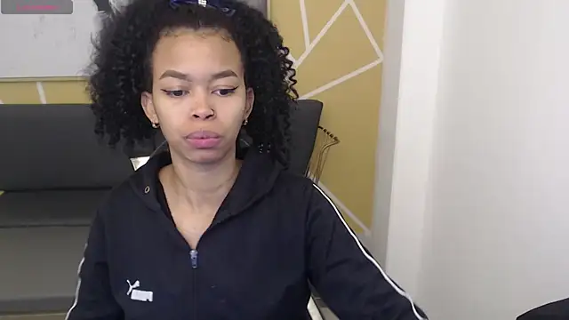 Snapshot of Shenna_brunette_ chatting on March 6, 2025, 1:14 pm Shenna brunette online show from March 6, 2025, 1:14 pm