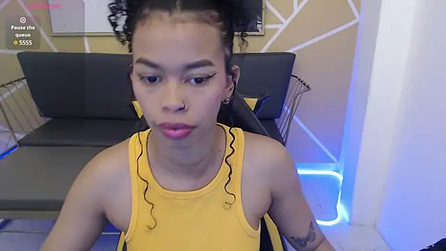 Snapshot of Shenna_brunette_ chatting on March 12, 2025, 1:08 pm Shenna brunette online show from March 12, 2025, 1:08 pm