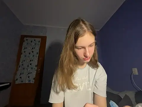 Snapshot of Eva_Angel3 chatting on March 18, 2025, 5:10 pm Eva Angel3 online show from March 18, 2025, 5:10 pm