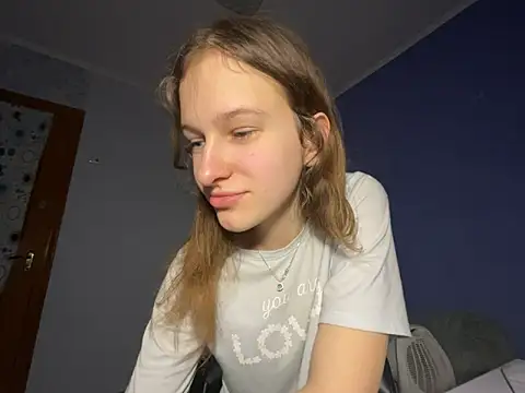 Snapshot of Eva_Angel3 chatting on March 19, 2025, 5:39 pm Eva Angel3 online show from March 19, 2025, 5:39 pm