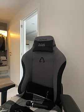 brazilianbbinuk online show from December 3, 2025, 11:30 am