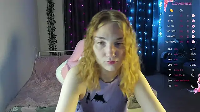 Snapshot of ReddHotPipper chatting on December 16, 2024, 1:10 am ReddHotPipper online show from December 16, 2024, 1:10 am