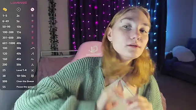 Snapshot of ReddHotPipper chatting on January 24, 2025, 1:03 am ReddHotPipper online show from January 24, 2025, 1:03 am