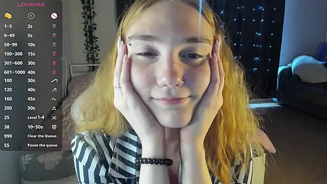 Snapshot of ReddHotPipper chatting on January 28, 2025, 5:00 am ReddHotPipper online show from January 28, 2025, 5:00 am