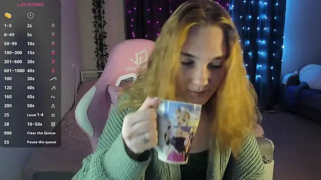 Snapshot of ReddHotPipper chatting on January 31, 2025, 1:01 am ReddHotPipper online show from January 31, 2025, 1:01 am