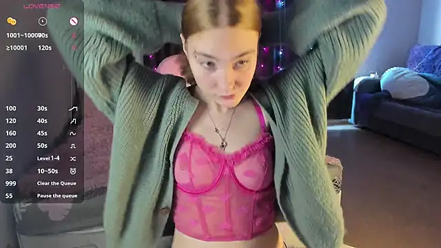 Snapshot of ReddHotPipper chatting on February 3, 2025, 5:07 am ReddHotPipper online show from February 3, 2025, 5:07 am