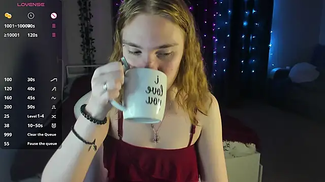 Snapshot of ReddHotPipper chatting on February 14, 2025, 1:02 am ReddHotPipper online show from February 14, 2025, 1:02 am