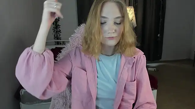 Snapshot of ReddHotPipper chatting on September 12, 2025, 2:33 am ReddHotPipper online show from September 12, 2025, 2:33 am