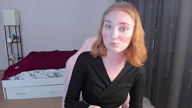 Snapshot of ReddHotPipper chatting on September 28, 2025, 2:39 am ReddHotPipper online show from September 28, 2025, 2:39 am