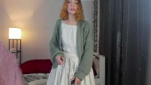 Snapshot of ReddHotPipper chatting on October 2, 2025, 3:24 am ReddHotPipper online show from October 2, 2025, 3:24 am