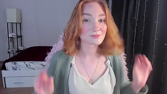 Snapshot of ReddHotPipper chatting on October 9, 2025, 1:14 am ReddHotPipper online show from October 9, 2025, 1:14 am