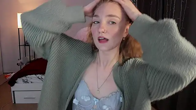 Snapshot of ReddHotPipper chatting on October 16, 2025, 3:29 am ReddHotPipper online show from October 16, 2025, 3:29 am