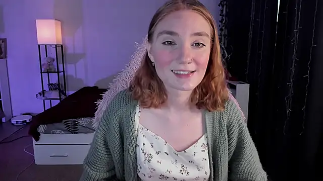 Snapshot of ReddHotPipper chatting on November 6, 2025, 2:45 am ReddHotPipper online show from November 6, 2025, 2:45 am