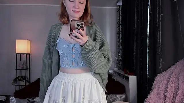 Snapshot of ReddHotPipper chatting on November 16, 2025, 3:23 am ReddHotPipper online show from November 16, 2025, 3:23 am