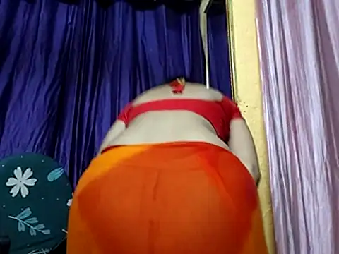Snapshot of poojaxxx65 chatting on June 19, 2026, 9:51 pm poojaxxx65 online show from June 19, 2026, 9:51 pm