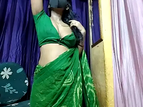 Snapshot of poojaxxx65 chatting on July 26, 2026, 9:21 pm poojaxxx65 online show from July 26, 2026, 9:21 pm