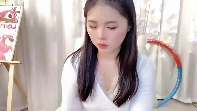 Snapshot of SU__SU chatting on February 5, 2025, 6:24 am SU SU online show from February 5, 2025, 6:24 am