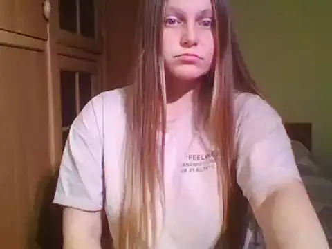 Evasapples online show from February 11, 2025, 7:16 pm