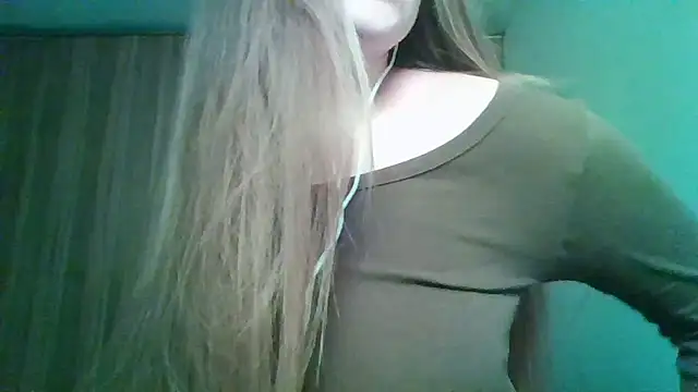 Snapshot of Evasapples chatting on April 30, 2026, 8:57 pm Evasapples online show from April 30, 2026, 8:57 pm
