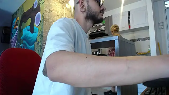 tatouagendecouple online show from February 6, 2025, 6:35 pm