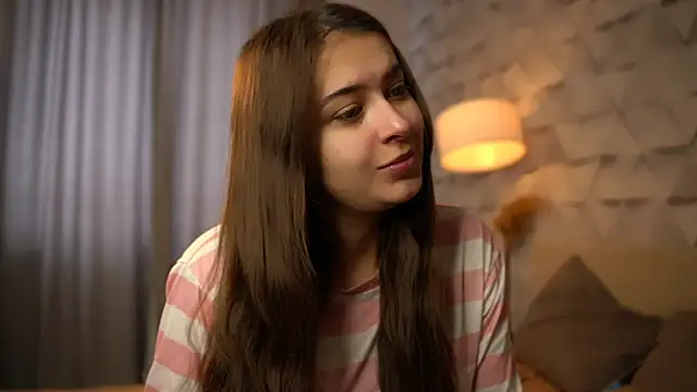 elisa moon online show from February 5, 2026, 9:14 am